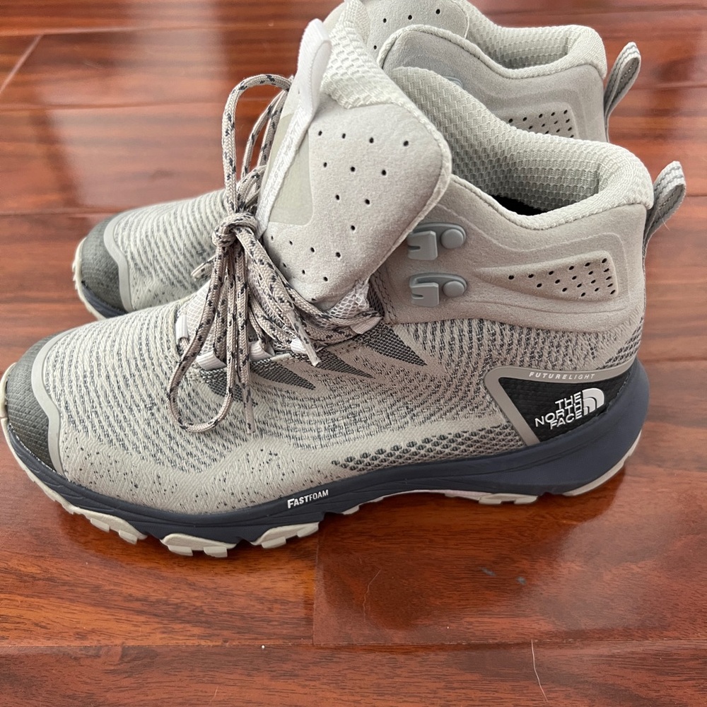 The North Face VECTIV Fastpack Mid Futurelight Hiking Boots - Women’s 8 (EU 39) - Picture 3 of 6